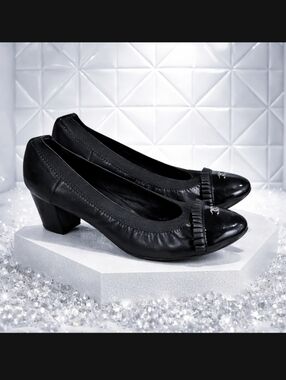 CHANEL BLACK HEELS, COMBINATION OF LEATHER, PATENT LEATHER AND STRETCHY Sz 39C